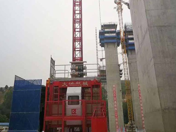 中鐵十九局集團使用大誠機械施工電梯、物料提升機案例