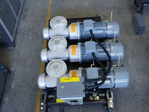 施工升降機使用的普通電機與變頻電機區別有哪些？